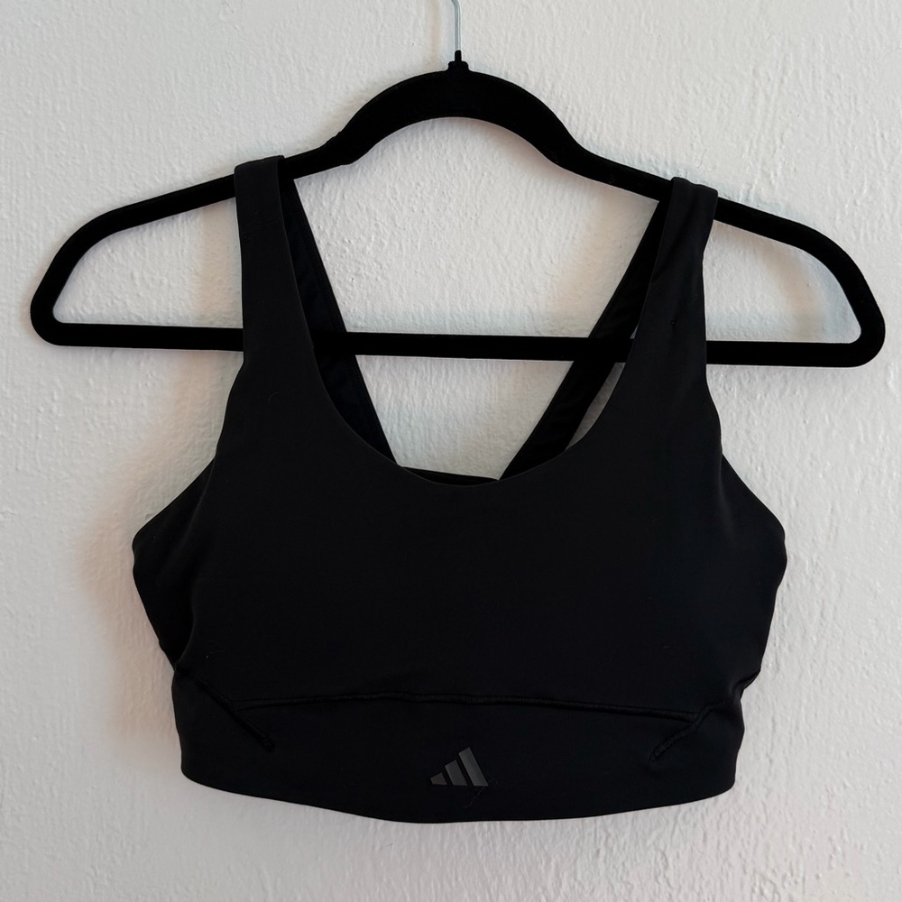 Adidas sports bra size medium
